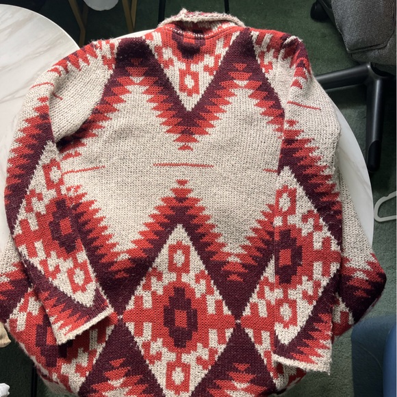 Quinn - Oversized Boho Aztec Patterned Knit Cardigan - Picture 2 of 6